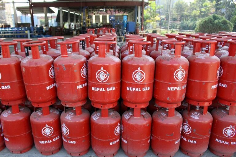 बुधबारदेखि देशभर साविककै १४.२ केजीको पूरा ग्यास सिलिन्डर पाइने