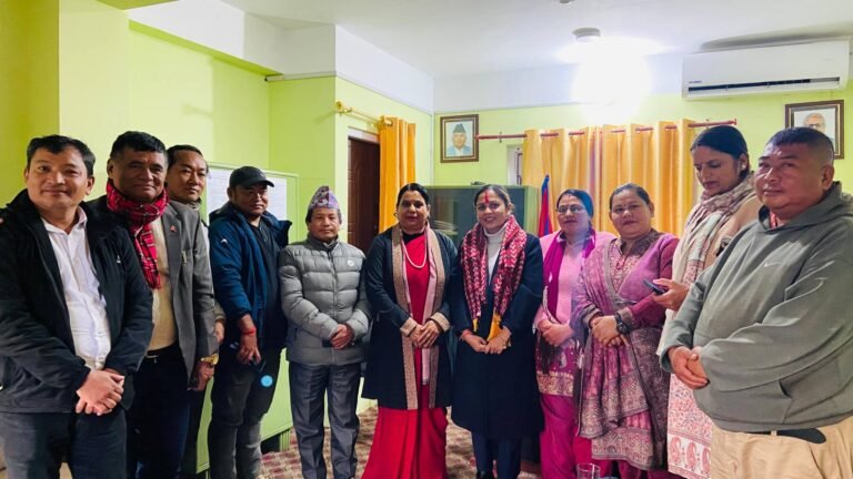 कार्यपालिकाको तर्फबाट पहिलो महिला प्रमुख प्रशासकीय अधिकृतलाई सिद्धलेक गाउँपालिकामा स्वागत