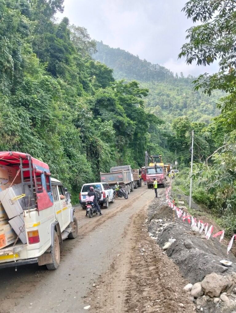 कृष्णभीरमा १८ दिनपछि पृथ्वी राजमार्ग दुईतर्फ सञ्चालनमा
