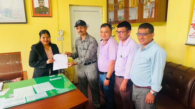 धादिङका अधिकारकर्मीहरूद्वारा प्रधानमन्त्रीलाई ज्ञापनपत्र: रोम विधान तत्काल अनुमोदन गर्न माग