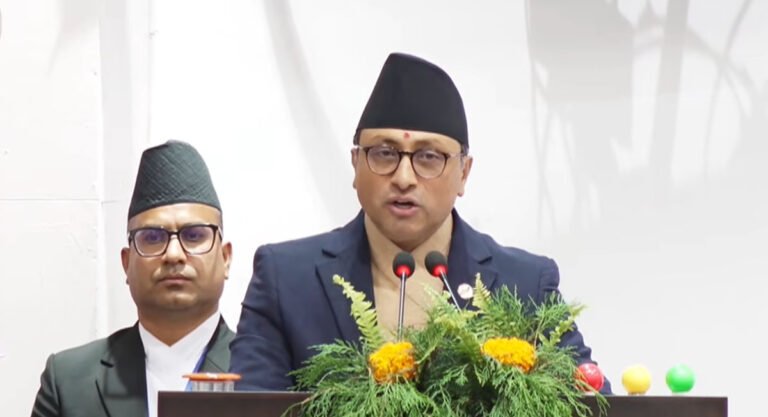 अर्थमन्त्री वाग्लेद्वारा २१ खर्ब २४ अर्बको महत्त्वाकाङ्क्षी बजेट प्रस्तुत: आयकरको सीमा १० लाख पुग्यो, कर्मचारीको तलब २१ प्रतिशत बढ्यो