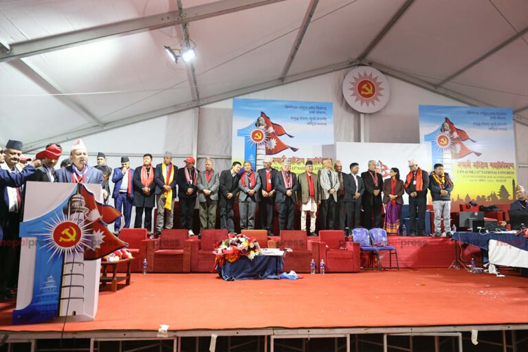 एमालेभित्र नेतृत्व परिवर्तनका लागि विशेष महाधिवेशनको माग गर्दै हस्ताक्षर अभियान सुरु